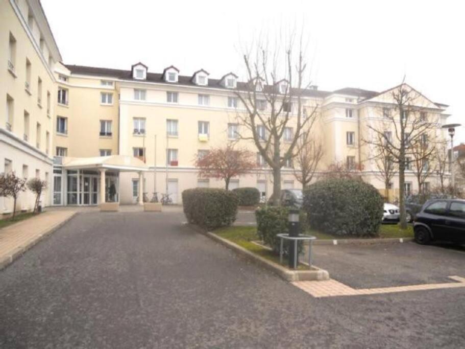 Cosy flat Apartment Bussy-Saint-Georges Bagian luar foto